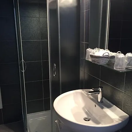 Piccolo Paradiso מלון