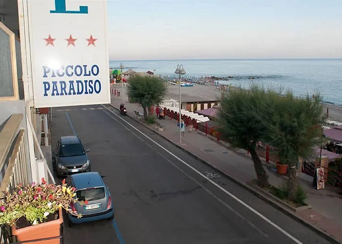 Piccolo Paradiso بورديغيرا