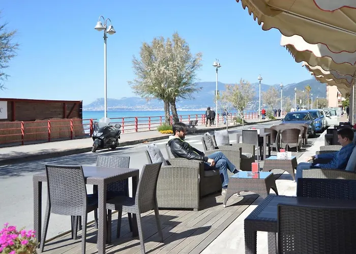 Piccolo Paradiso فندق بورديغيرا